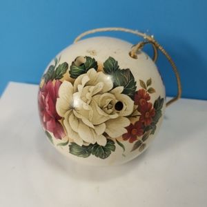 Vintage Sally Robertson pomadore